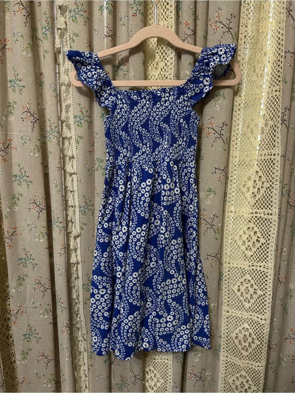 Mini Boden Blue White Floral Smocked Ruffle Sleeve Dress 5-6Y